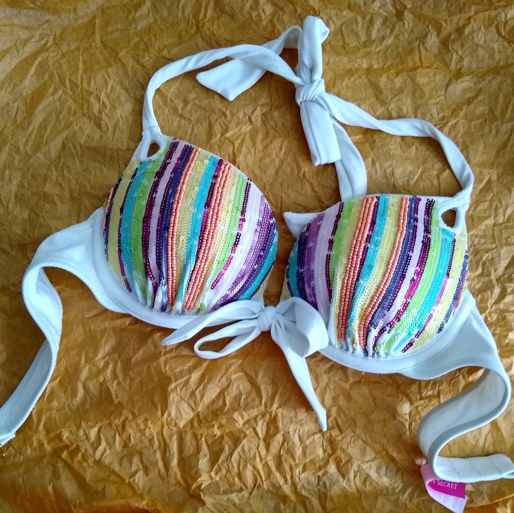 🎉Host Pick🥂VS Beaded Bikini Top